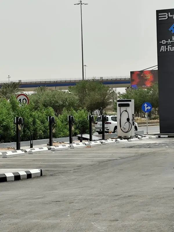 شواحن معرض BYD الفطيم